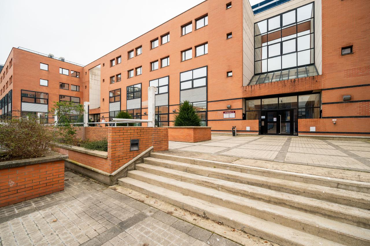 Bureau Issy-les-Moulineaux 5549m² Location bureau Issy-les-Moulineaux Hauts-de-Seine OLBUR2119672 1